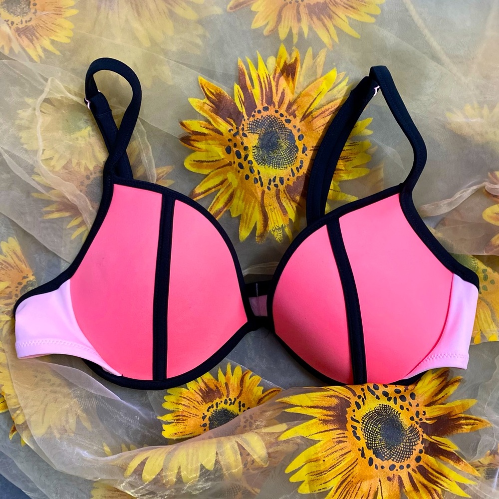 Victoria’s Secret Bikini Top 36C The Fabulous in Coral
